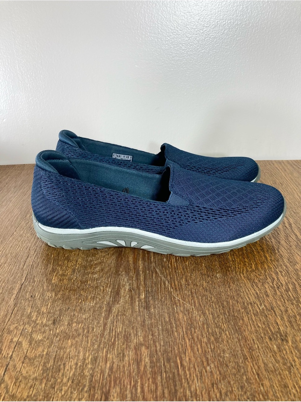 Skechers Women's Reggae Fest Willows Slip-On Navy Size 10